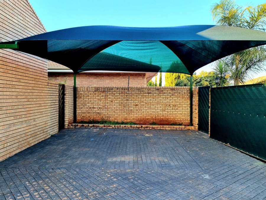3 Bedroom Property for Sale in Hillcrest Northern Cape
